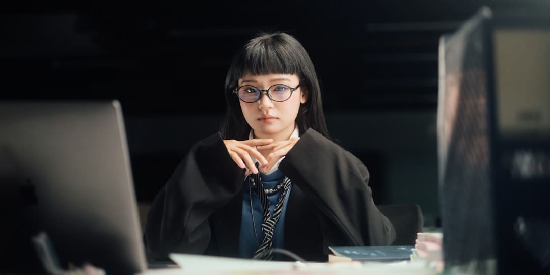 路过的蚂蚁也要称赞是什么梗